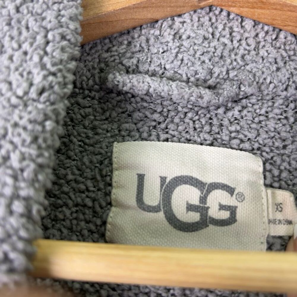 UGG Robe - Picture 3 of 5